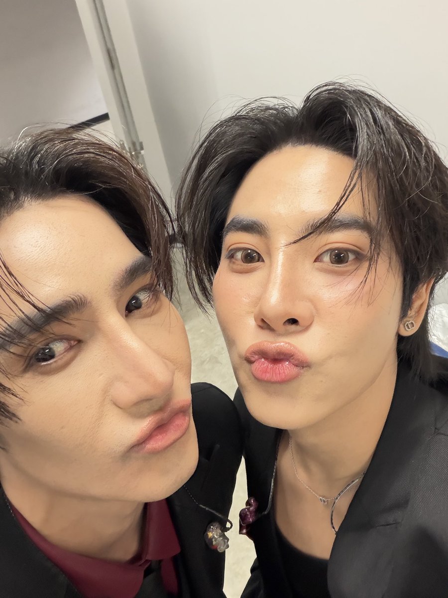 See u see u see u see u see u see u  #OnlyFriendsDreamOnEP1 https://t.co/cf0WejETbT