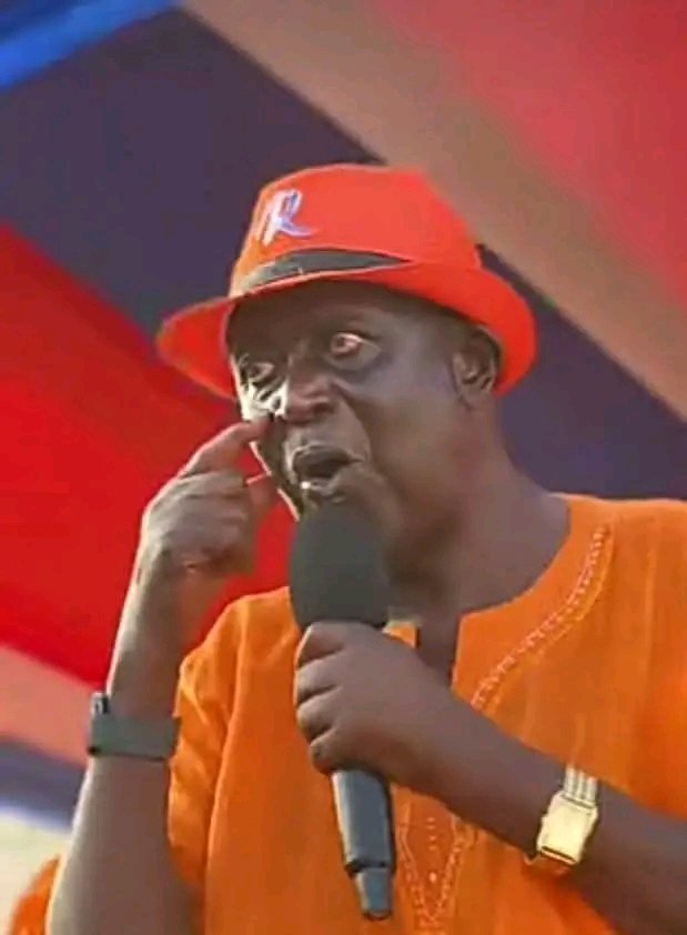 wambuijoan2024's tweet photo. Lakini William Ruto is a political genius.

In the last few weeks, Oburu Odinga has been telling Luos that they will take nothing less than the Deputy President position.

Later, he sends Kithure Kindiki and Oburu to a political rally in Suba, Homa Bay County.

Ruto understands that power is not always asserted through rebuttal; sometimes it is affirmed through positioning. By placing Kindiki at the centre of the moment, in the very region where demands were being amplified, the President reframed the narrative without uttering a word of protest.

Oburu is then forced to praise Kindiki and quietly drop the demands tied to his position.🤣Eloi!

Hivi ndivyo alituwin over 2022,, he knew we yearned for good governance, akatupromise, na sisi tukaanguka kwa mtego kama makondoo 🤣. Eloi!

He must go, buana.