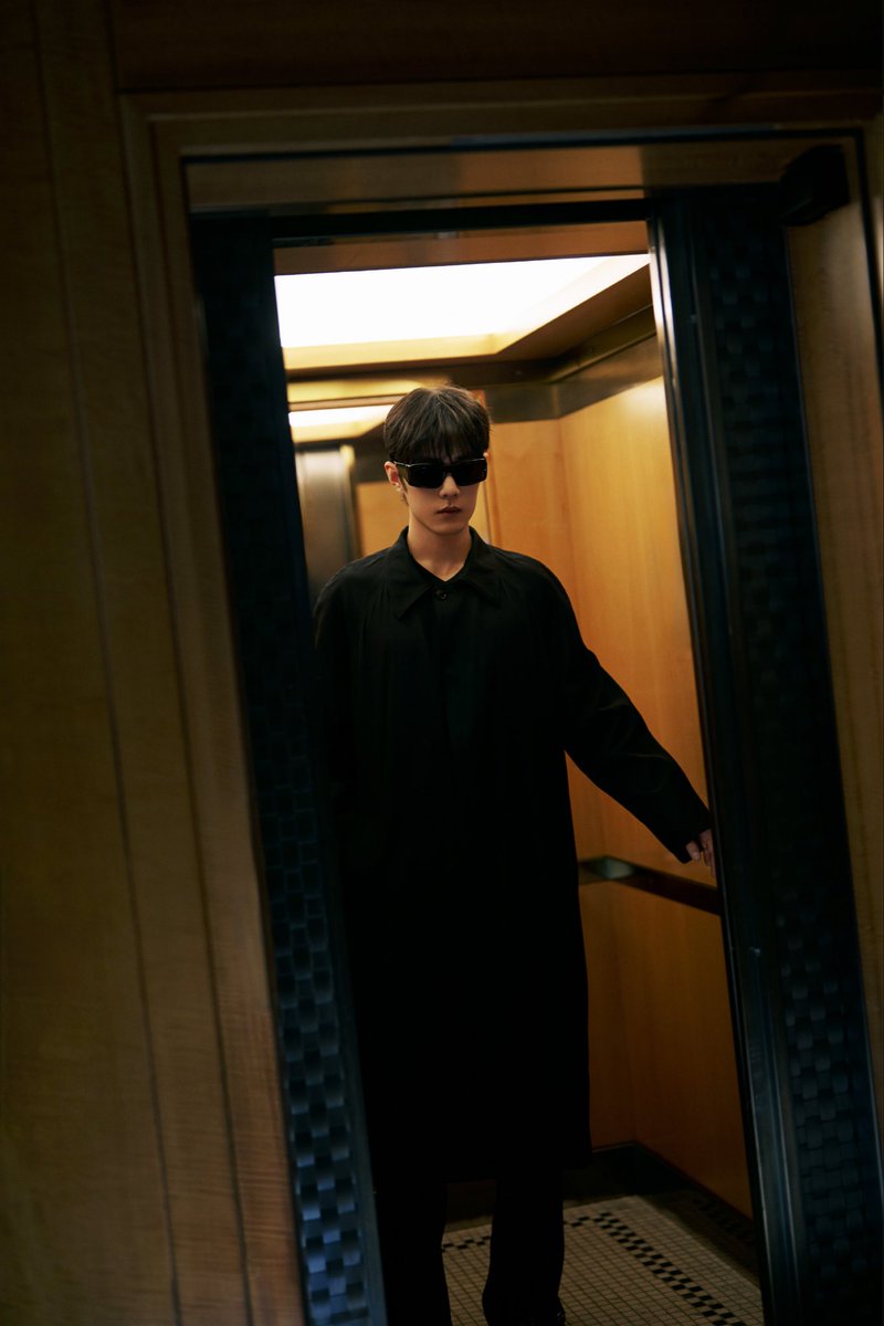 MeMoonKunJun's tweet photo. Trộ ôi sao mà nó truất vậyyyy 🤩🤩🤩

XIAO ZHAN GUCCI SPRING

#XiaoZhanxGucciTrend26
#MFW26KingXiaoZhan https://t.co/xpfWQiDvFO