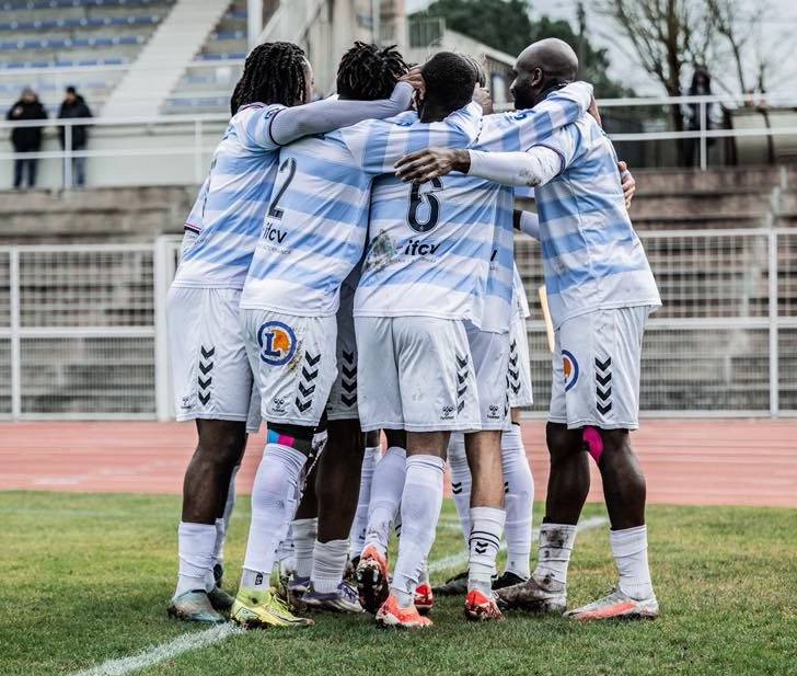 13heuresfoot's tweet photo. 🕐⚽ #National3
🎙 "Je n’ai encore rien accompli" 
🎙 "Je ne voulais plus entendre parler de foot"
🎙 "Je suis un enfant"
📲 Lire l'interview de Marvin Emmannuel, attaquant du @racing_cff (23 buts l'an passé, déjà 17 cette saison) ⤵
https://t.co/H0hosED9my
🖋 @PrunetaLaurent https://t.co/V9NBHXGEkE
