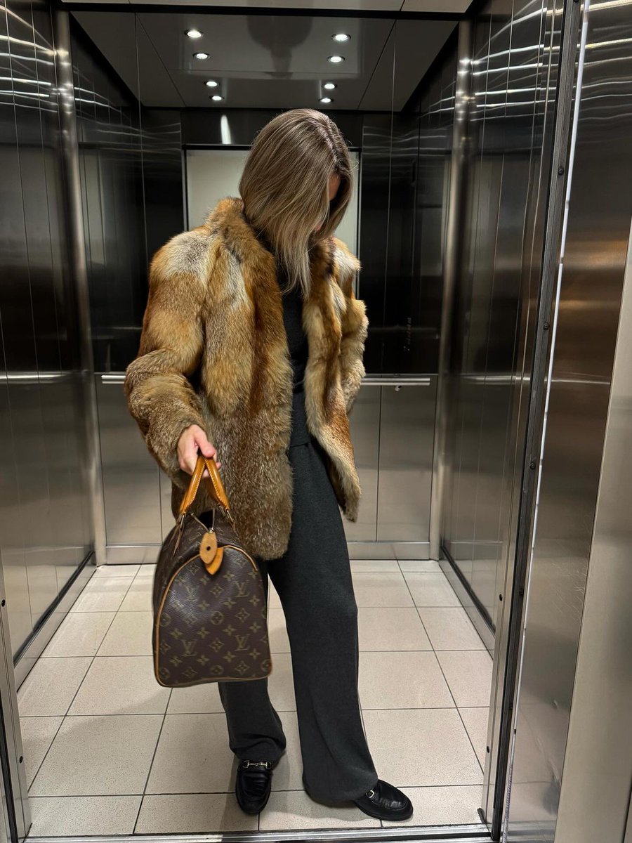 InfurMagazine's tweet photo. Where are my keys? I can’t find them anywhere!
#infurmagazine #infurmag #fur #furfashion #furlove #ott #qotd #ootd #ootn #aw #highfashion #highstreetfashion #fashionweek #fall #foxylady #foxjacket #wildfur #jacket #foxfur #fallfashion #luxurystreetstyle #winterfashion https://t.co/V0oJlH5U4N