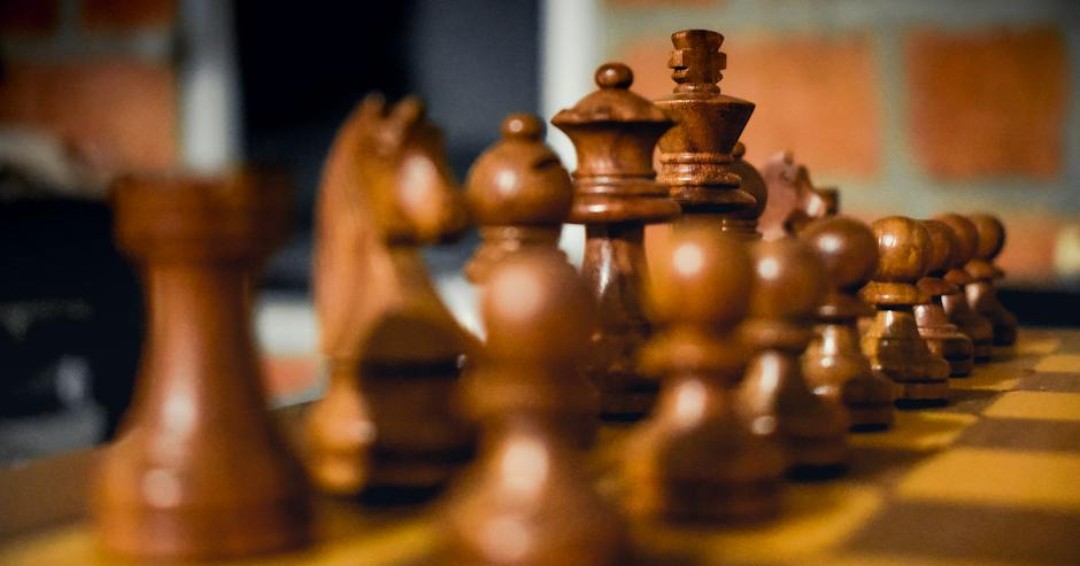 💥
𝐃𝐨 𝐲𝐨𝐮 𝐚𝐠𝐫𝐞𝐞? 
That chess is #MoreThanAGame, it's a #LifesMetaphors?

It teaches us strategy, patience, and calculated risks. Right?

💥 What life lessons have you learned from such a game?

#GoodAfternoon Beautiful Day 🌹