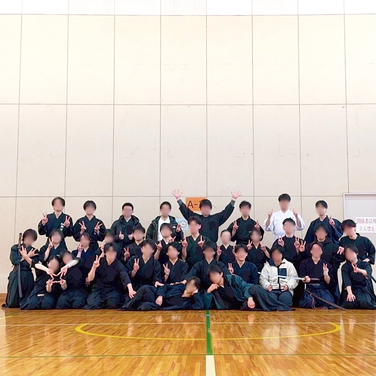 【☃️東北地区 冬季合宿】
先日、東北地区の大学合同で、2日間の合宿を行いました⛺️
最後のトーナメント戦では、入賞者に豪華景品もプレゼントされ大盛り上がり🎊
各大学の観点や稽古法を共有でき、有意義な合宿となりました。部員一同今年も精進してまいります！

#春から東北大 #春からc6