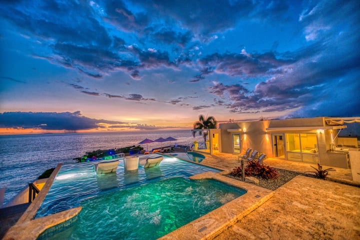 CaribbeanWorldM's tweet photo. Think the 4% tax dream is over? Think again. 🇵🇷📷Puerto Rico’s Act 60 has some major 2026 updates, and it's not just about the beach—it’s about the strategy. If you’re eyeing a villa in Dorado Beach, you need to read this first. 📷📷 https://t.co/2ueCpuLhGE #Act60 https://t.co/CwV9ZuOlwZ