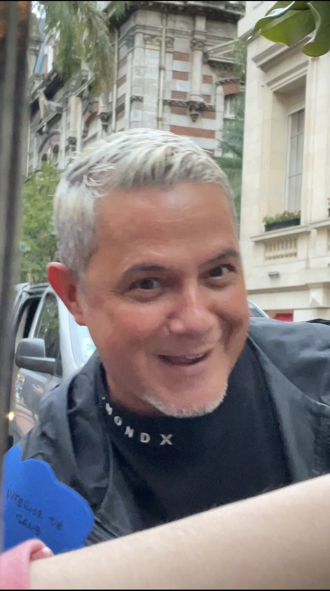 10/05/23 nuestro encuentro, nuestras miradas y tu sonriendo y yo llorando.. <a href="/AlejandroSanz/">Alejandro Sanz</a> nos vemos el 04/03 en Rosario!!!