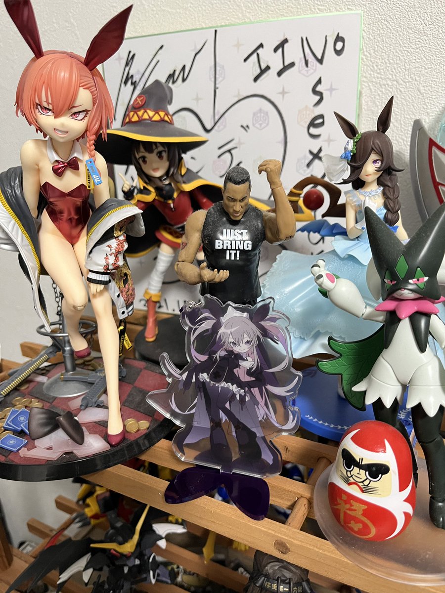 れりあ様のアクスタは後方見守りドゥエインと共にここに祀ります