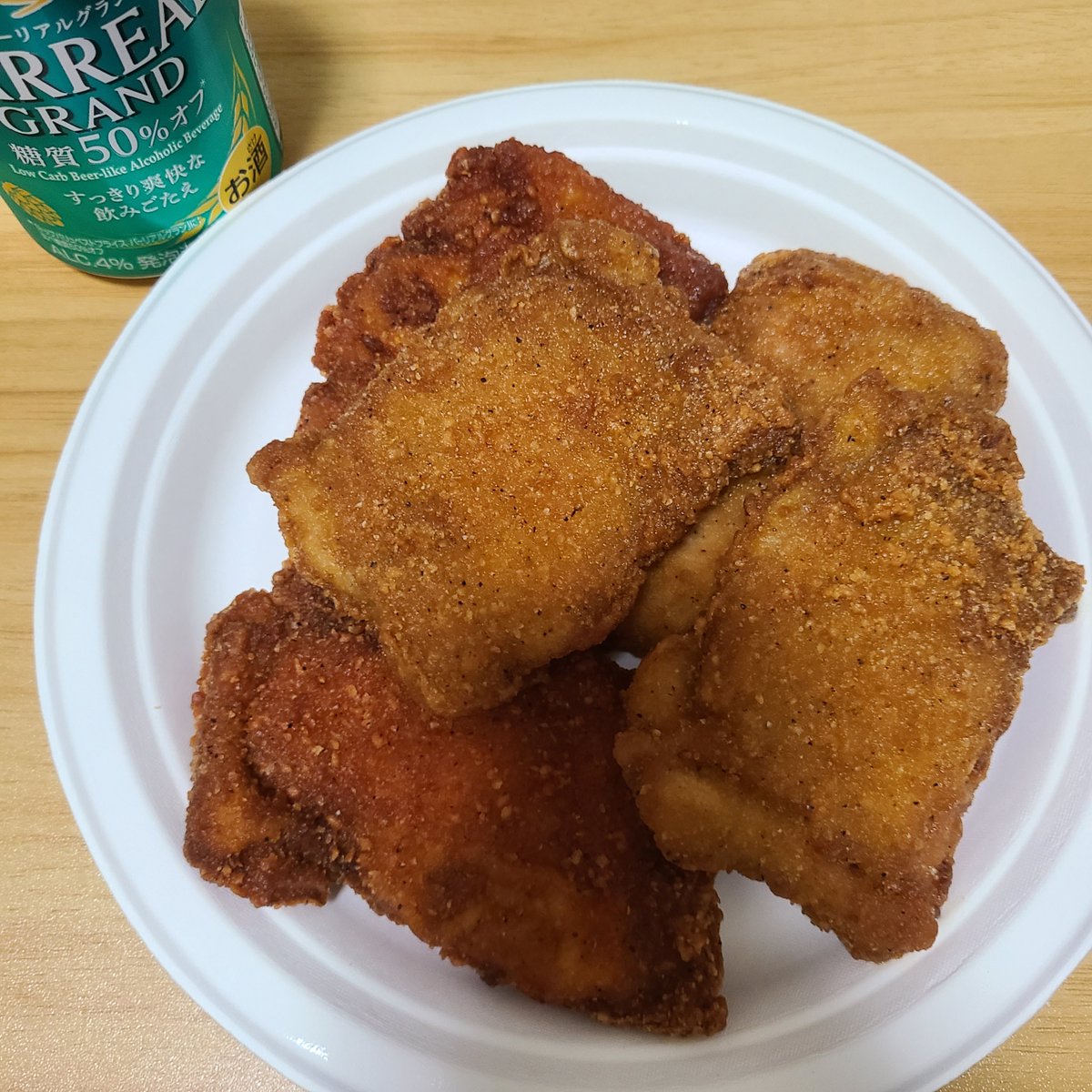 ファミチキ5個いっきまーす🤩 ( °Д°)ｵﾂ