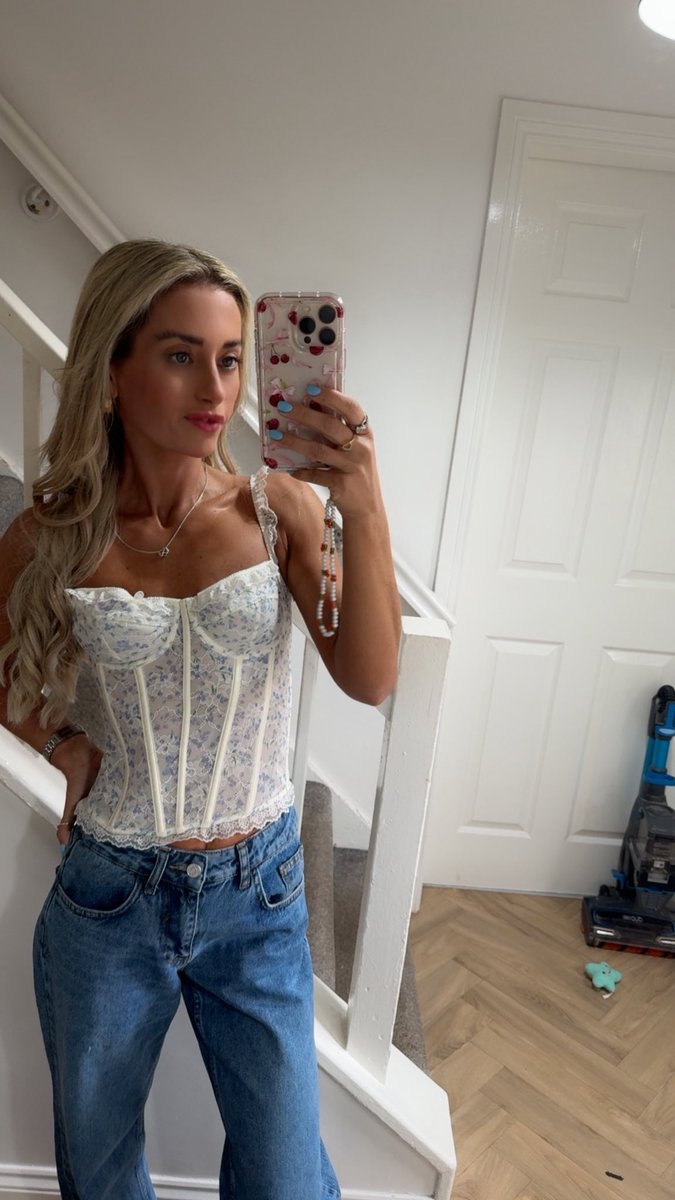 Annie_ruther's tweet image. Let the weekend commence #henweekend #york