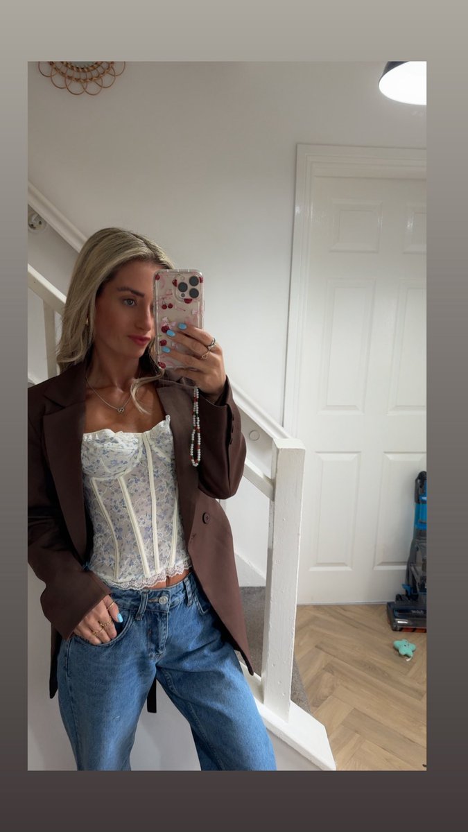 Annie_ruther's tweet image. Let the weekend commence #henweekend #york