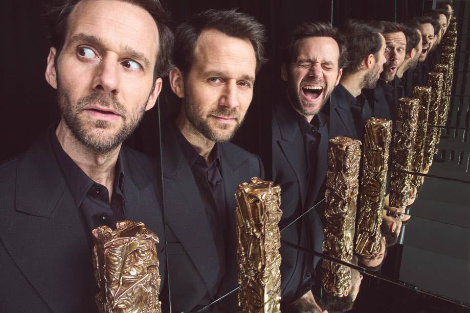 Faire du Jim Carrey devant Jim Carrey, en multipliant les talents (danse, chant, comédie, guitare ...) c'était un pari osé, il a été gagné haut-la-main . Il suffisait de voir la réaction de l'intéressé !