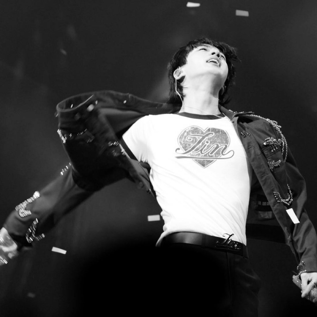 seokjin.bw ⁷ 🐹👨‍🚀ECHO ERA (@btsjin_bw) on Twitter photo 