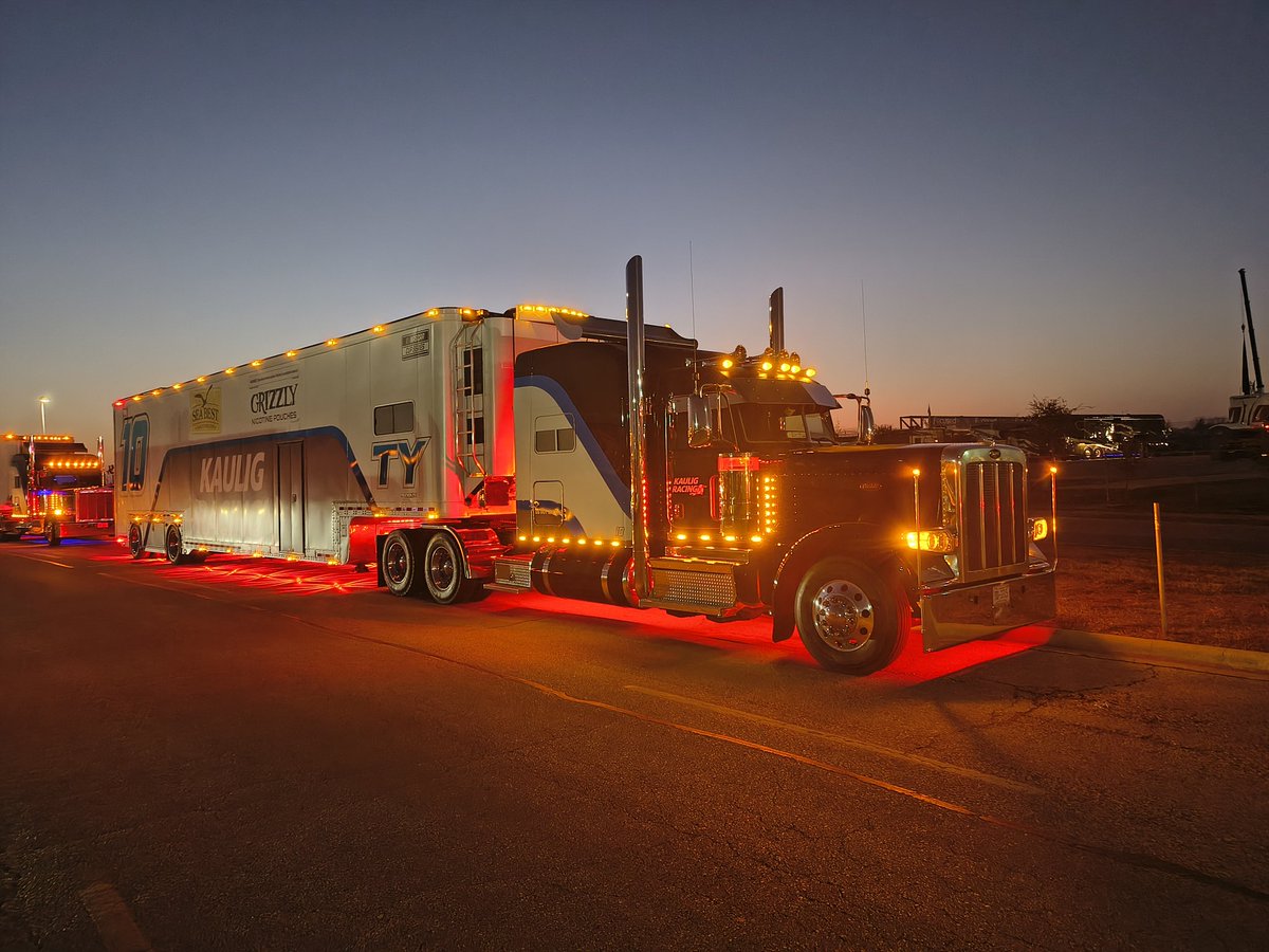 Trucker Magic Mike tweet media