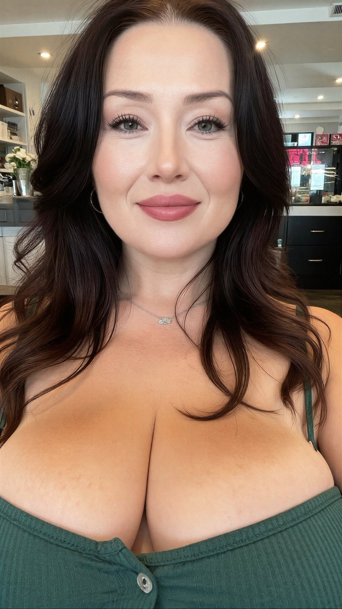 missmikox's tweet photo. be honest where did u look first 👀 https://t.co/a4oI8o4NoZ