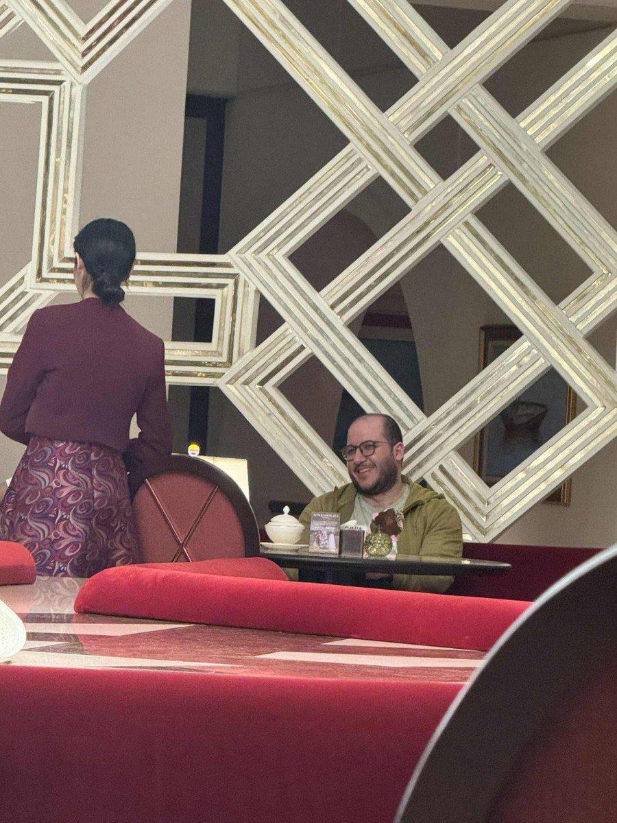 شو اخبار سعيد زياد ؟؟ 
بطل يطلع ينظر علينا وعلى اطفالنا