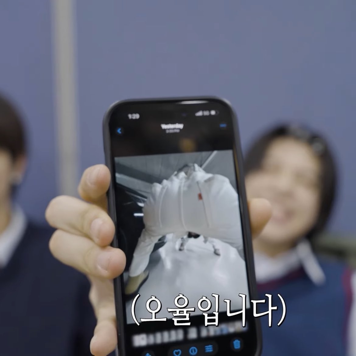 NOT OHYUL LETTING LOUIS SHOW HIS BUTT PIC!-&amp;;):$/&amp;;’-\£~%]*{£