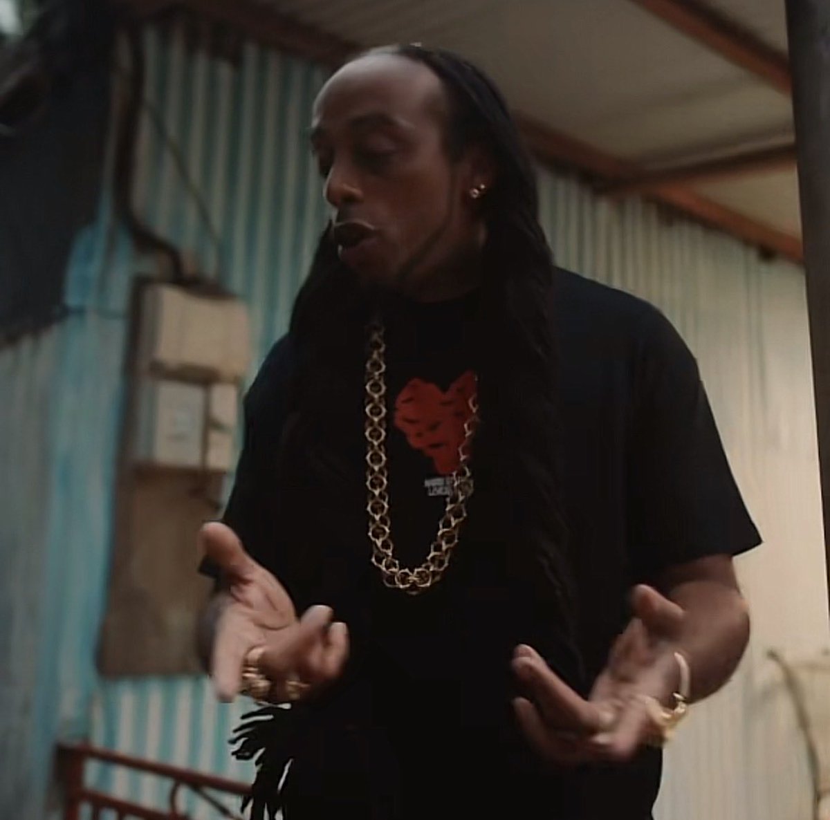 Kyono_GF's tweet image. Je kiffe ce qu’il se passe avec WYFL RIDDIM.
Une instru, des milliers d’artistes qui posent et nous on se régalent. On se croirait de retour en 2004, époque où on avait le droit à ça chaque mois et c’était complètement la norme