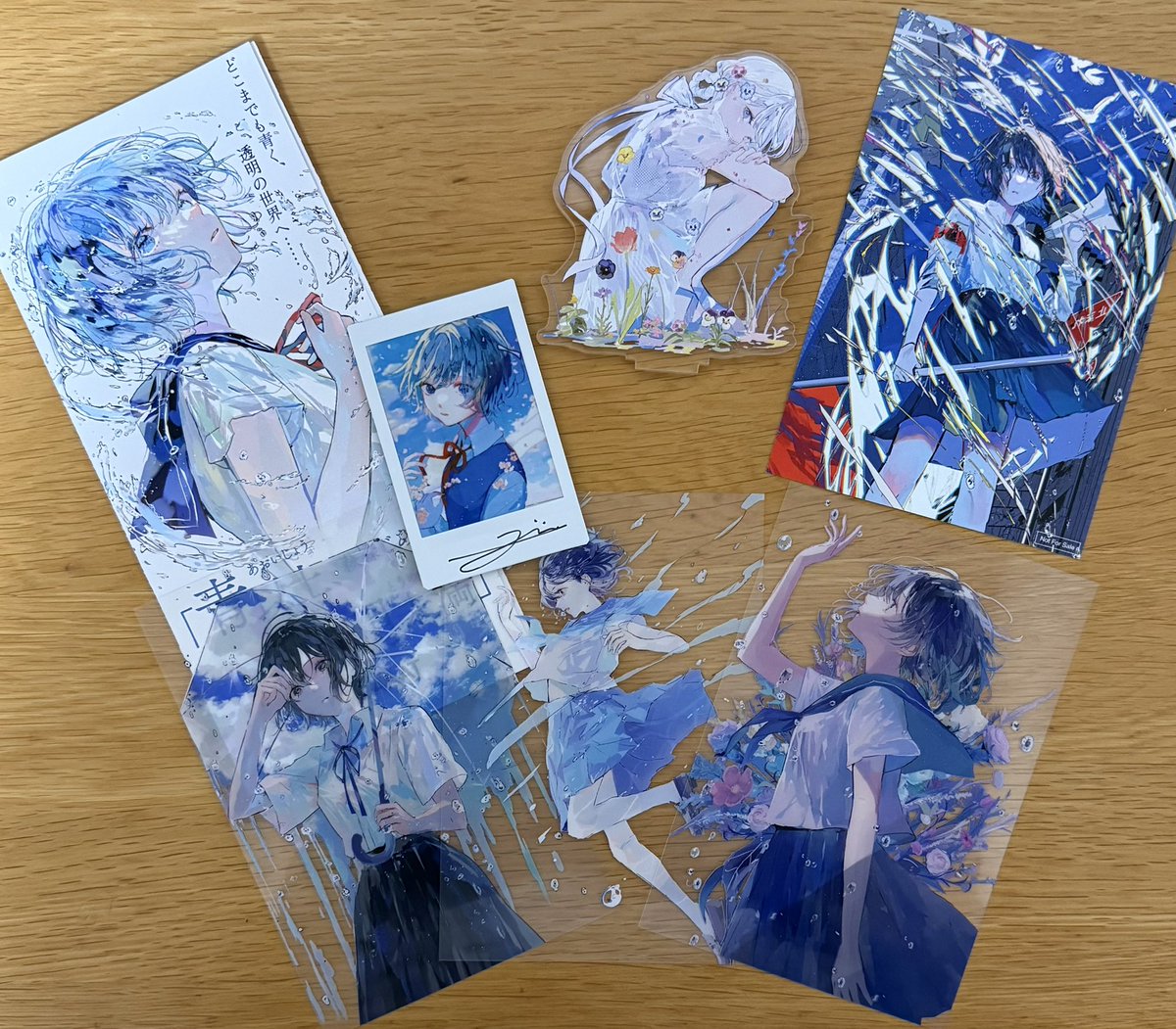 じあさんの個展行ってきました！
まさかの撮影OKで驚き！
作品ひとつひとつから色々な感情が伝わってきて、見ている間時間が止まってるようでした
本当に行ってよかったー！
 #青以上透明未満