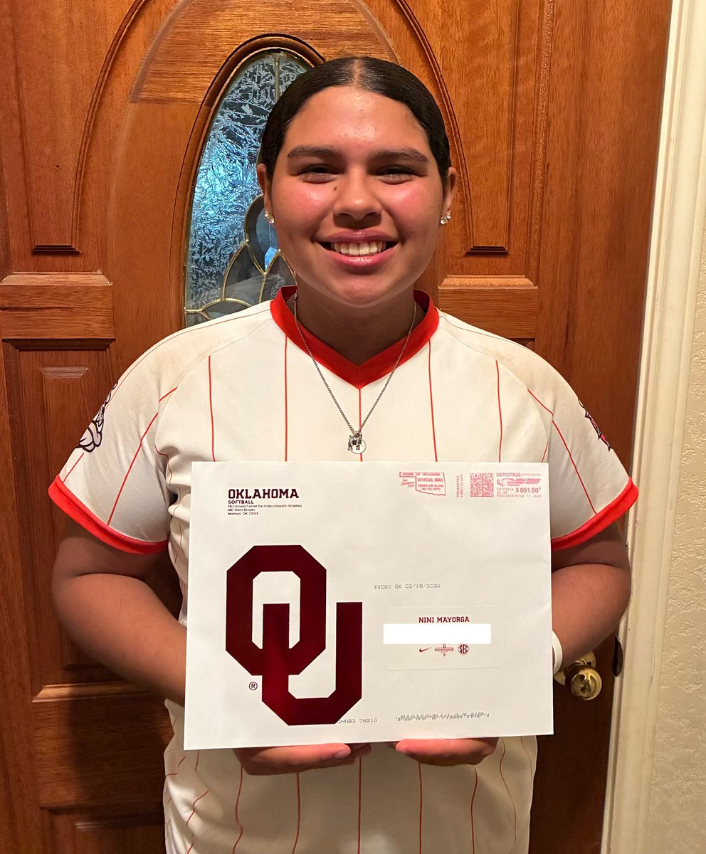 42nini42's tweet photo. Super grateful to come home to some mail! Thank you for thinking of me @OU_Softball !! ❤️🤍

@GassoPatty 
@jtgasso
@fale_steele
@coachjro
@MVP_512
@terry_seneca https://t.co/zJBEcAPeeP