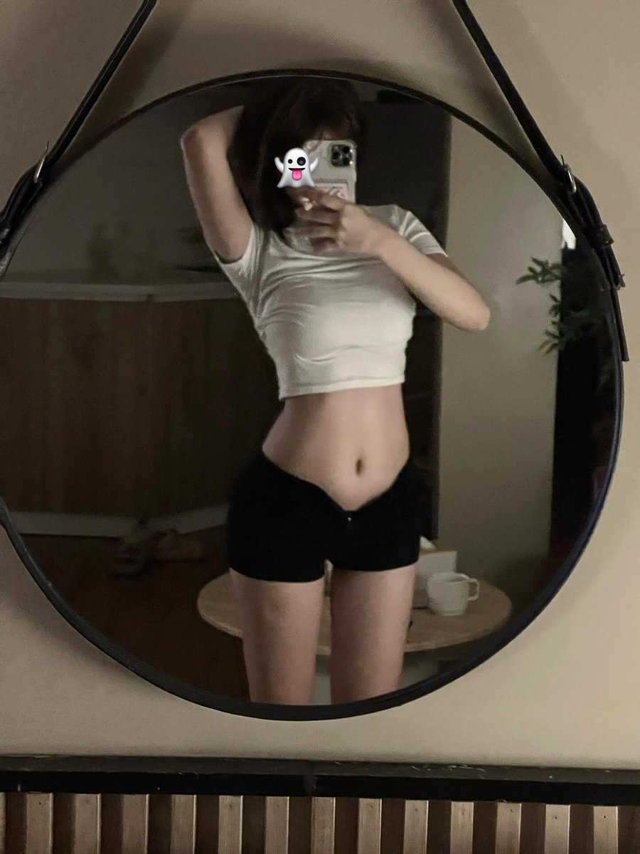 Xinh gái thèm djt tweet media