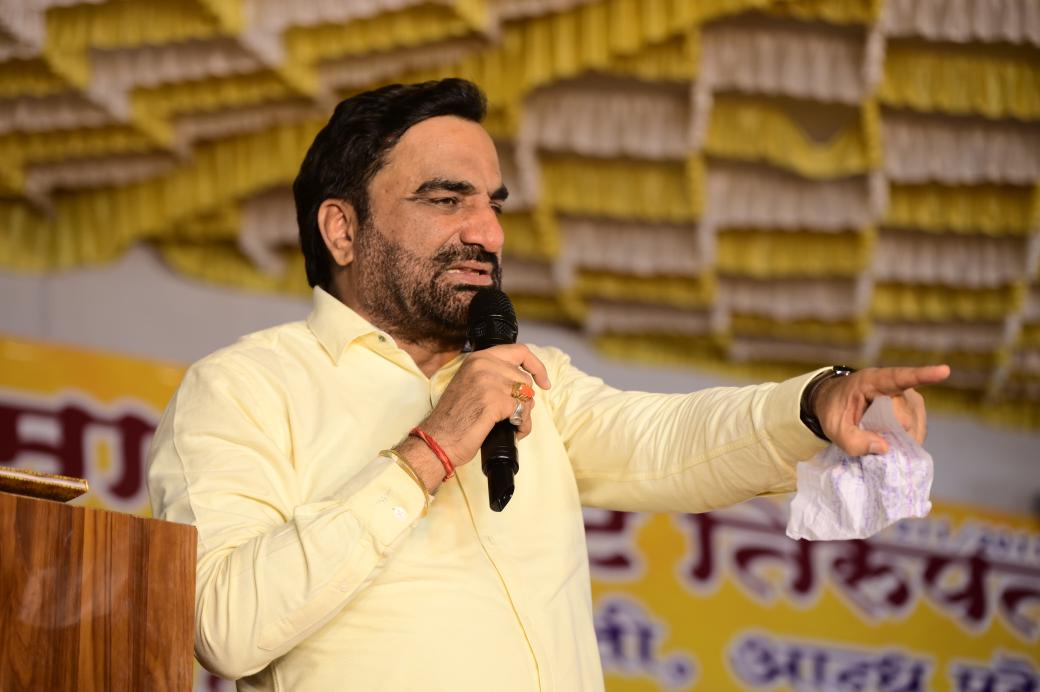 रामा युग में हनुमान जी का जो किरदार था, कमोबेश वर्तमान में उससे कम भूमिका नहीं हनुमान बेनीवाल की. उनके रोल ने विपक्ष को जिंदा बना रखा है.

#मोदी_पर्ची_वापिस_लो