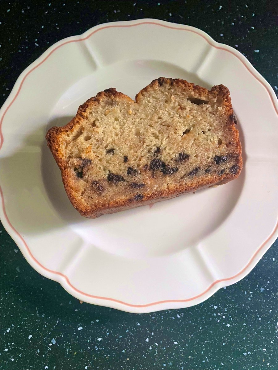 devereux1655's tweet image. Time for some home made banana and chocolate chip bread and a brew! #banana #chocolate #break #brew 🍌🍌🍌🍫🍫🍫