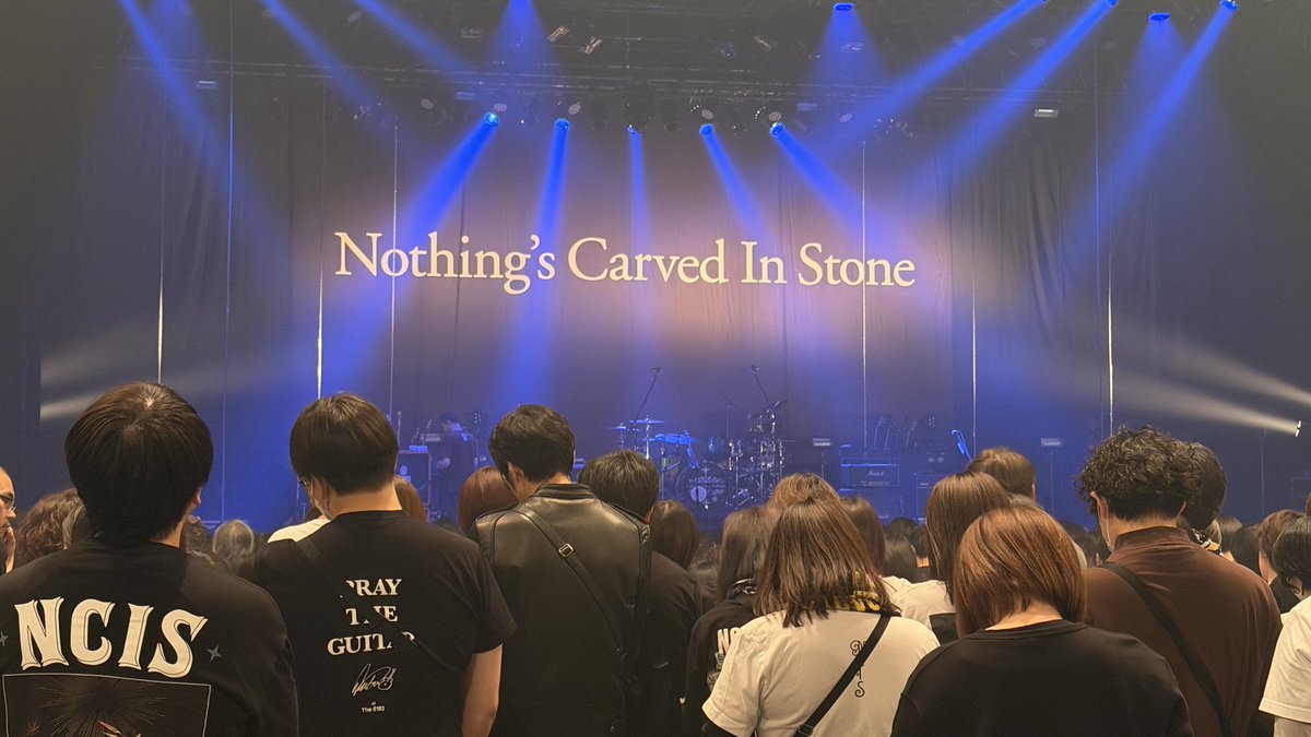 Fuchi_1105's tweet photo. 初めてのナッシングスライブでした🙇♂️ひなっちのベースに痺れまくった、、上手すぎる、、
#NothingsCarvedInStone #ナッシングス #NCIS #BEGINNING #BEGINNING2026 #echo #SilverSunRecords #WARNERMUSICJAPAN https://t.co/OdR3w08ABz