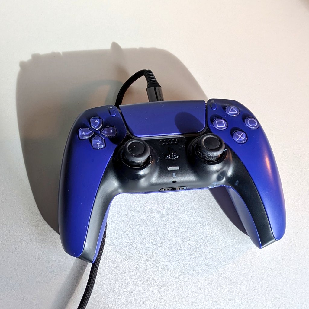 Candles are ready for the perfect vibe, the controller is charging — now I just need to pick up Resident Evil Requiem and stock up on cola, pizza, and snacks! Then the ultimate RE weekend can finally begin!!! ❤️ #REBHFun