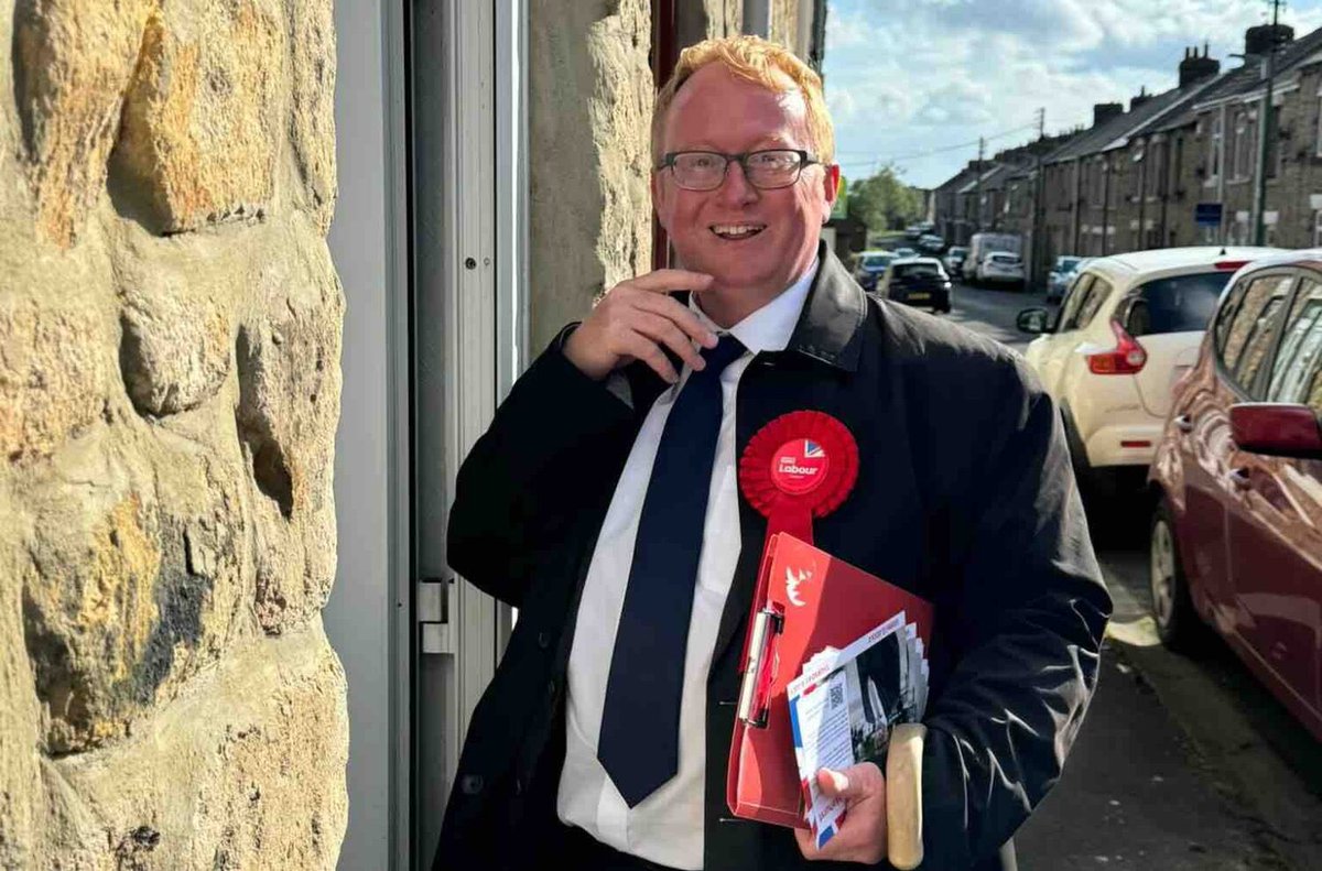 EXCLUSIVE;

Luke Akehurst overheard speaking loudly on his phone on a train saying he is going to challenge Keir Starmer for the Labour leadership, and is absolutely certain he can win, source tells me.