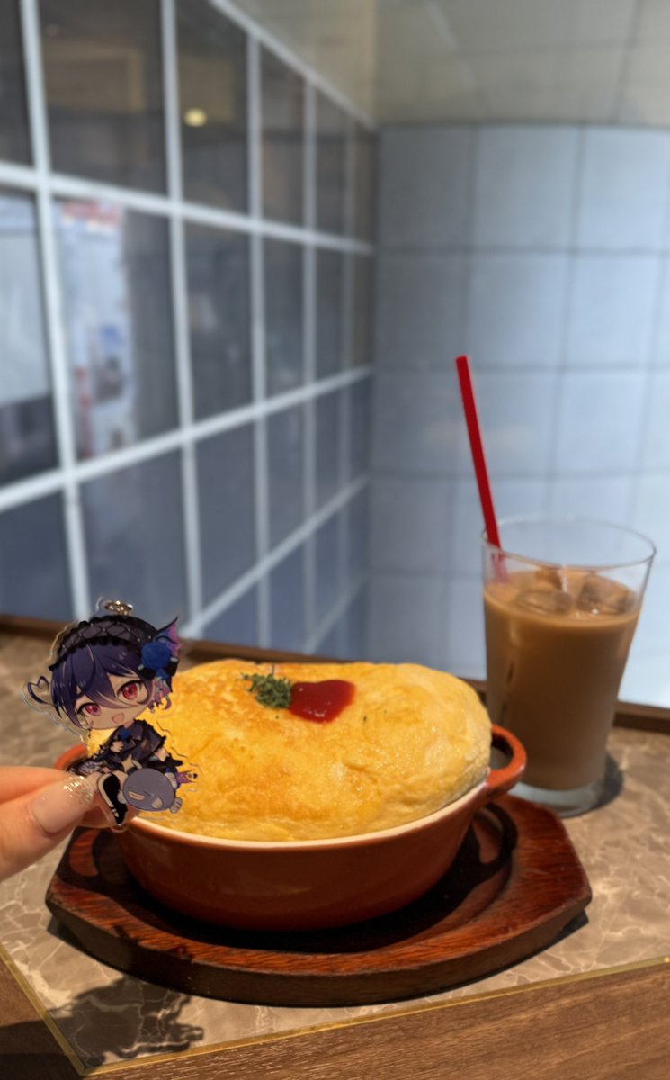 オムライス食べてきたよー！
たまごがとってもふわふわでめちゃめちゃ美味しかったー✨️
最近ヒカルちゃんとたくさんお出かけできて嬉しい！
 #ひかげテラス