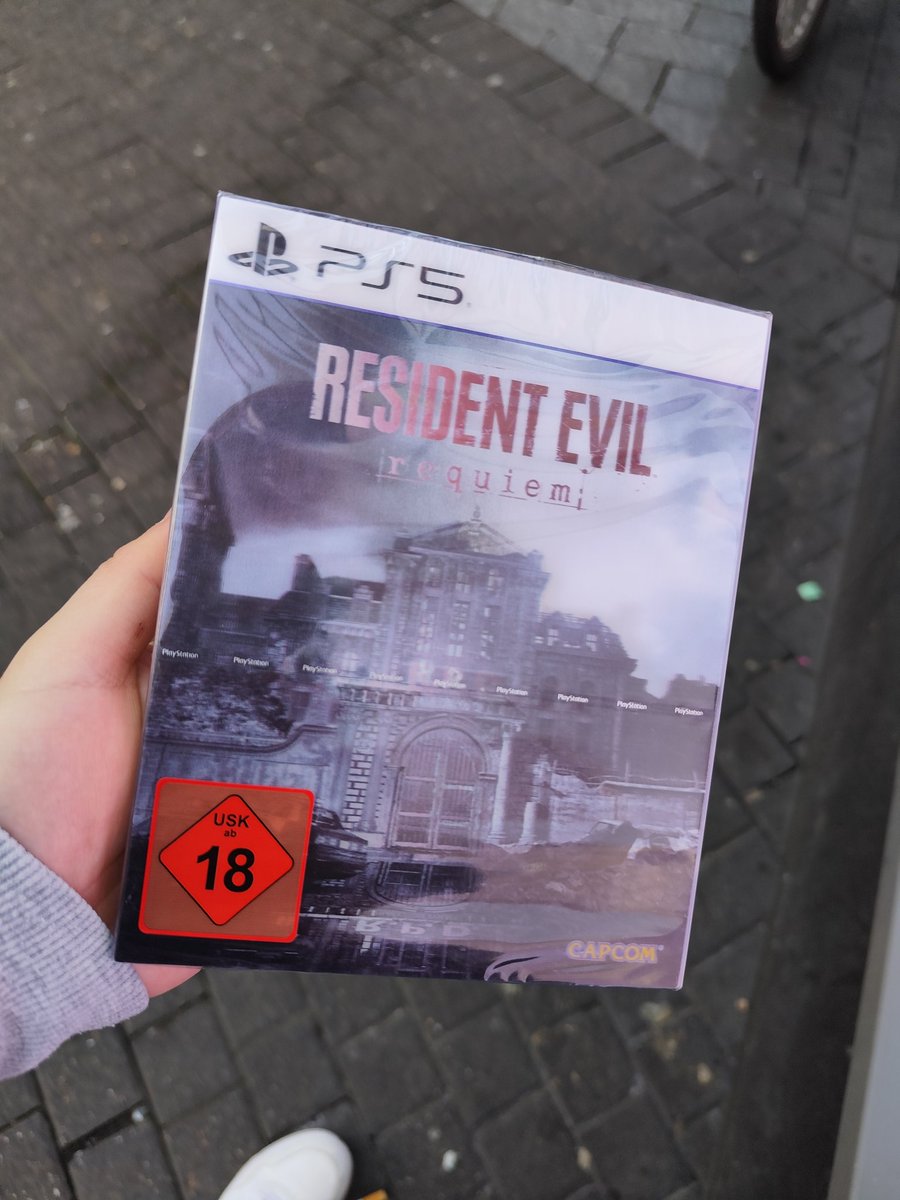 Da ist das Ding! #ResidentEvilRequiem <a href="/CAPCOM_Germany/">CAPCOM Germany</a>