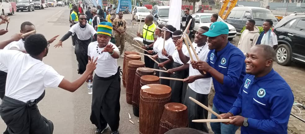 RYVCPNorthern's tweet photo. @RwandaYouthVol1 Muri @RwandaNorth mu Mujyi wa Musanze no mu nyengero zaho 
Abaturage ni benshi Aho bitabiriye ku munsi wa 6 Tour du Rwanda 2026 ahari gukinwa Agace ka Rubavu - Musanze, kareshya n'ibilometero 84,1. Youth Volunteers bafatanyije na @Rwandapolice bakomeje gufasha. https://t.co/yQ8irdYykk