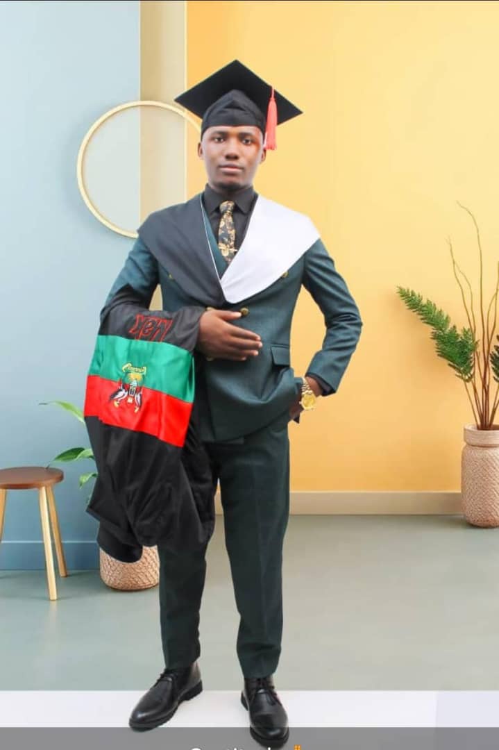 KisoroMissioner's tweet photo. Congratulations! From serving faithfully on the KMF committee to graduating from Makerere University.
We celebrate your leadership, growth and achievement. Thank you for your dedication to KMF. On to greater heights!  @AllanTuse,Ronah and Elison.
#76thmakgraduation https://t.co/FdkCiD7W2v