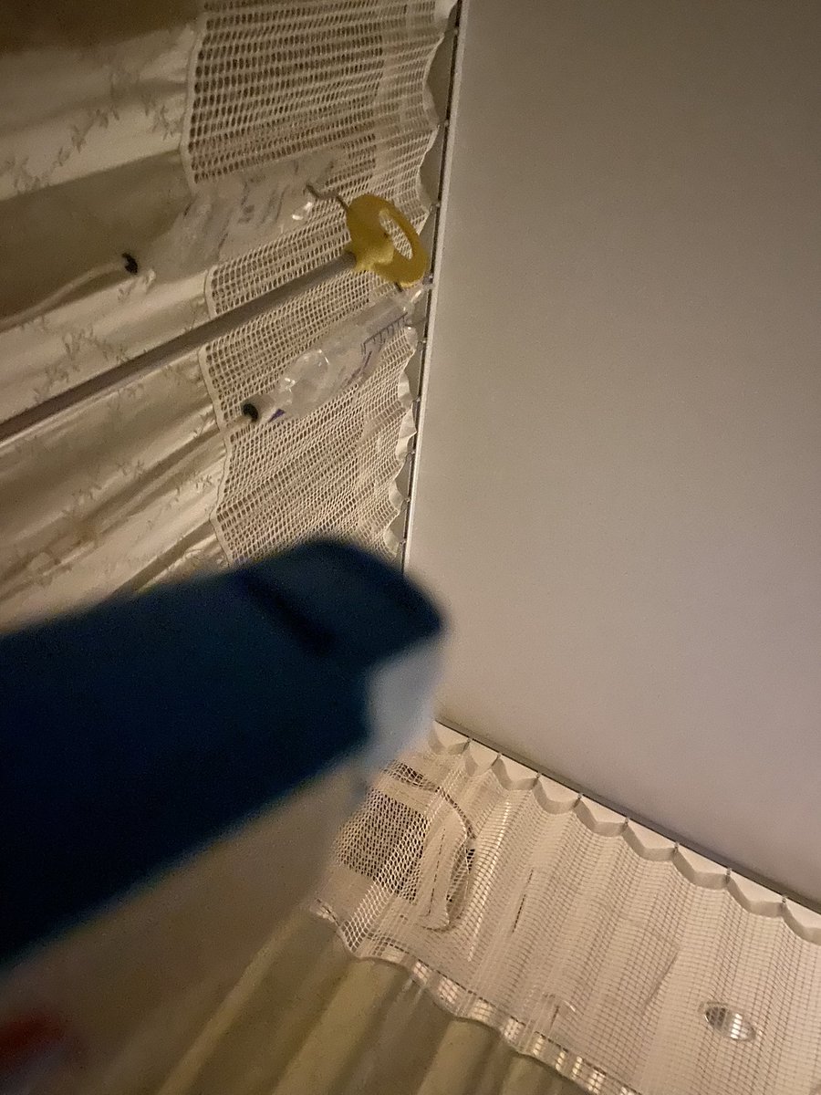 管だらけ。
暑くて起き上がったらナースさんに見つかり「体から穴あく状況なんだから今日は絶対安静な‼️」と何度も言われました（動きたいんだもん）