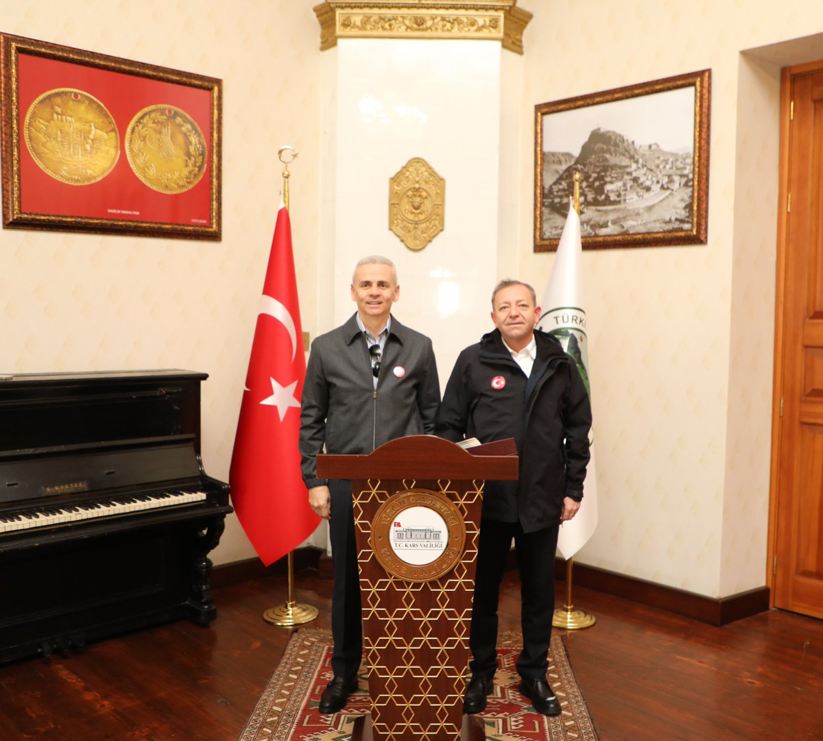 📍#Kars Valiliği

Ardahan Valisi Sayın Mehmet Fatih Çiçekli, Valimiz Ziya Polat'ı ziyaret etti.

Nazik ziyaretlerinden dolayı teşekkür ederiz.

<a href="/ziyapolat73/">Ziya POLAT</a> 
<a href="/ArdahanValiligi/">Ardahan Valiliği</a>