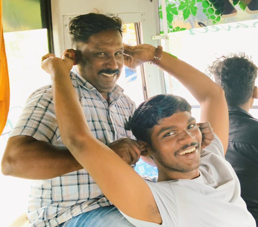 manojkumar75683's tweet photo. அண்ணனோடு 🤣🤣🤣

#funtime 

#ntksivabalan #manojkumar75683 

@IT_WING_MANOJ https://t.co/uRjCd0tqbB