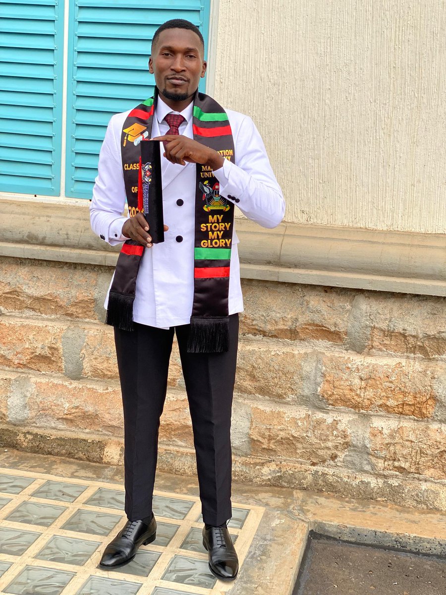 KisoroMissioner's tweet photo. Congratulations to our KMF leaders who graduated this week from Makerere University 🎓
Thank you for your service, leadership and impact. We are proud of you and wish you greater heights ahead! @TumwizereDeuce , Ronnie and Rodgers. #76thmakgraduation https://t.co/10ZaEEMkLm