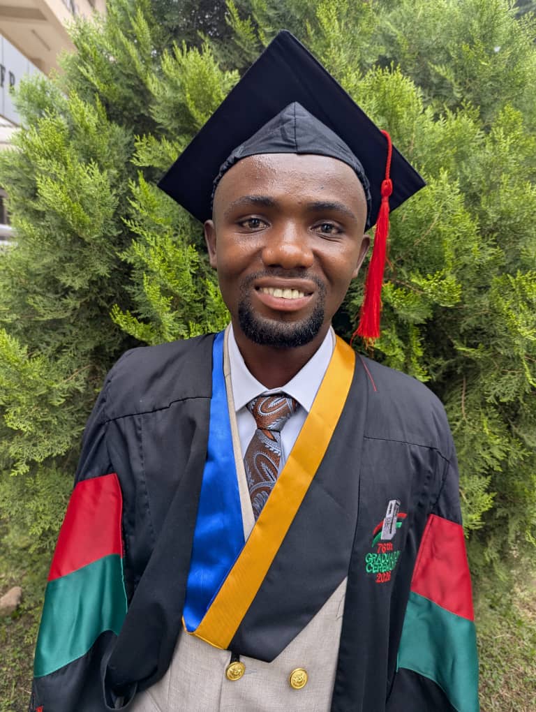 KisoroMissioner's tweet photo. Congratulations to our KMF leaders who graduated this week from Makerere University 🎓
Thank you for your service, leadership and impact. We are proud of you and wish you greater heights ahead! @TumwizereDeuce , Ronnie and Rodgers. #76thmakgraduation https://t.co/10ZaEEMkLm