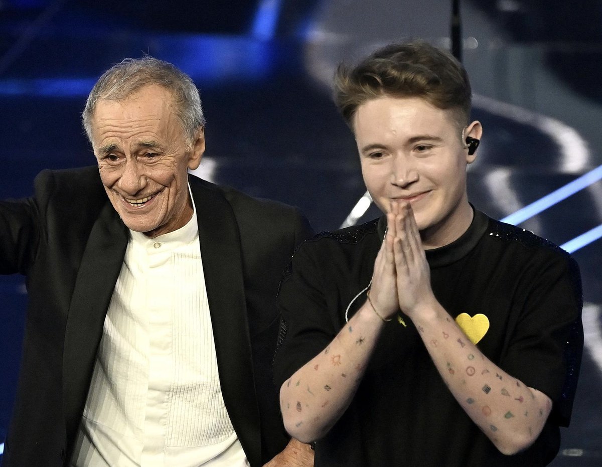 non_siamo_soli_'s tweet photo. stasera serata cover si ma non sarà mai la serata cover 2024 in cui tutte le cover avrebbero potuto tranquillamente vincere e nessuno si sarebbe lamentato da quanto erano tutte meravigliose 
#Sanremo2026 https://t.co/aAyFzBfWUl