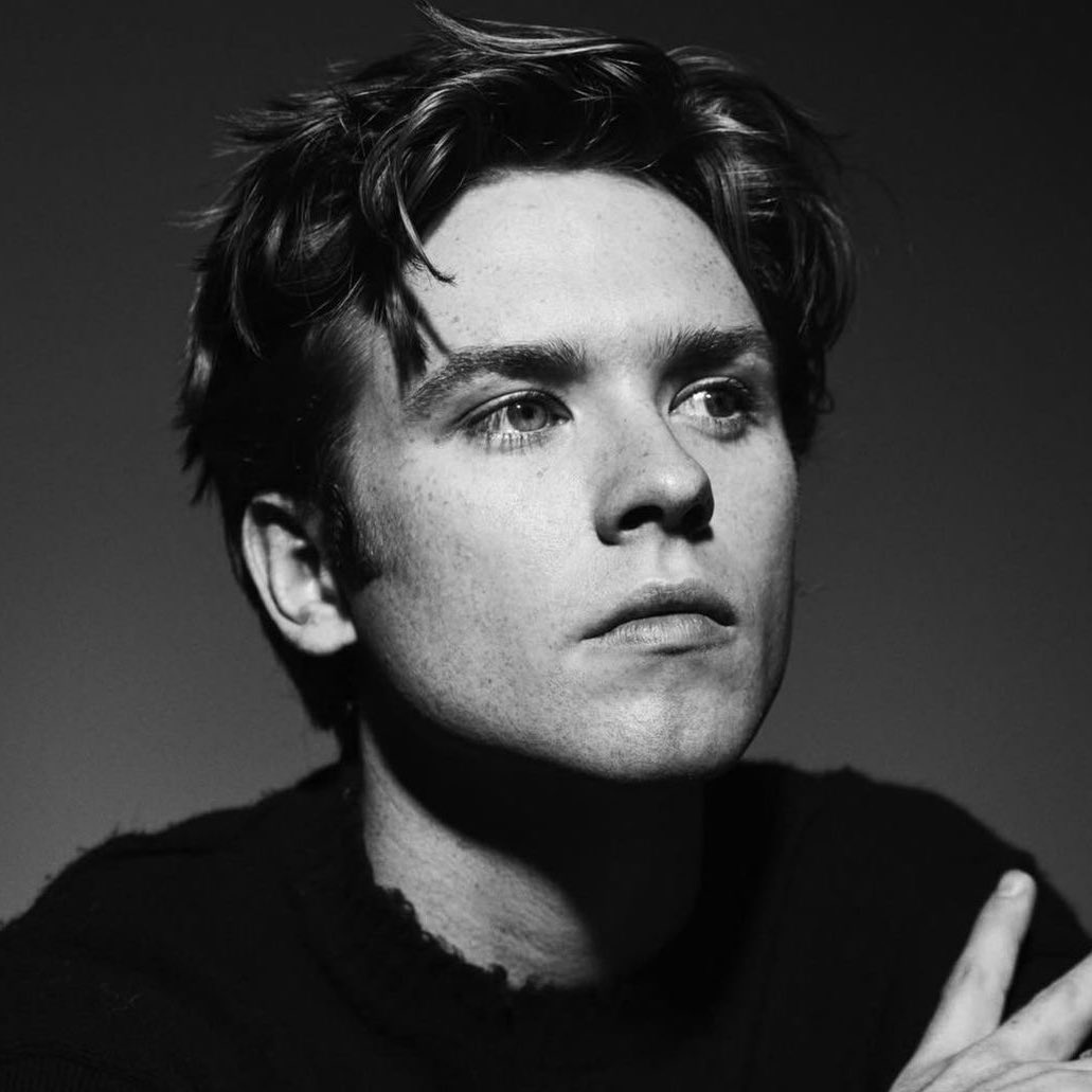 kaos (@karmaenyra) on Twitter photo 