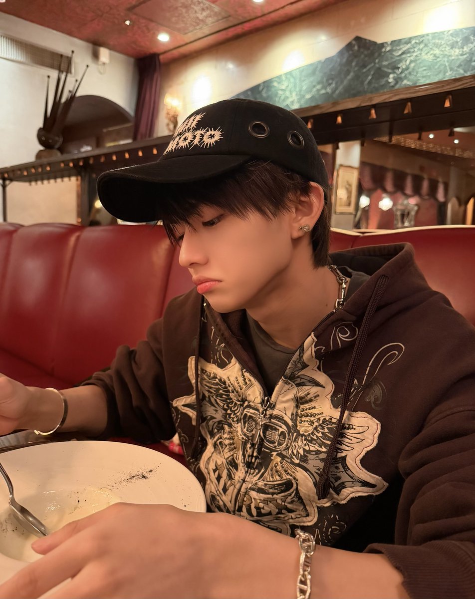 ファミレスしか予約したことないんよ