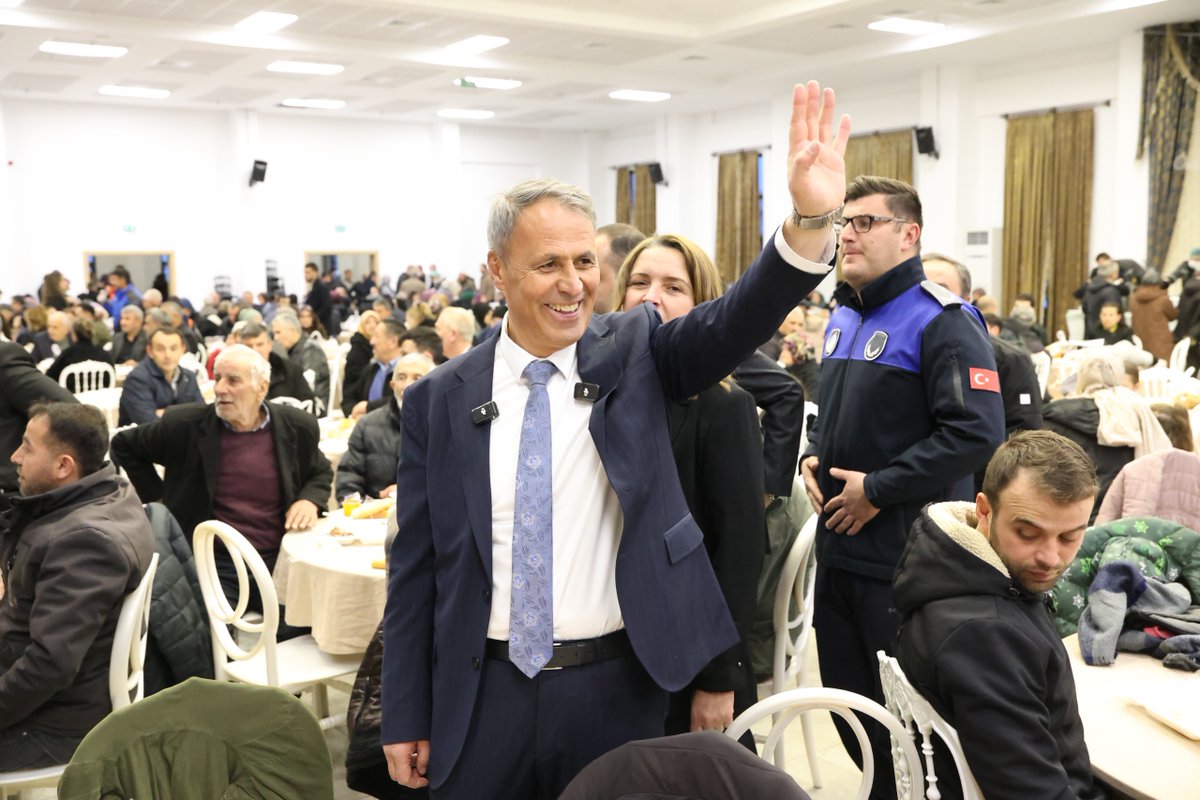 ÇERKEŞ’TE ÜÇ BİN KİŞİ AYNI SOFRADA BULUŞTU

bulten18.com/cerkeste-uc-bi…