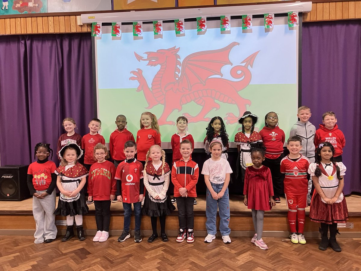 HolyFamilyCardiff tweet media