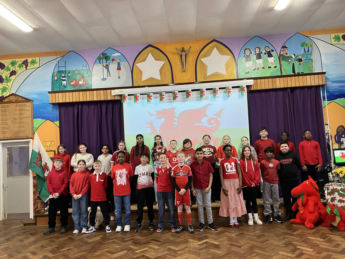 HolyFamilyCardiff tweet media