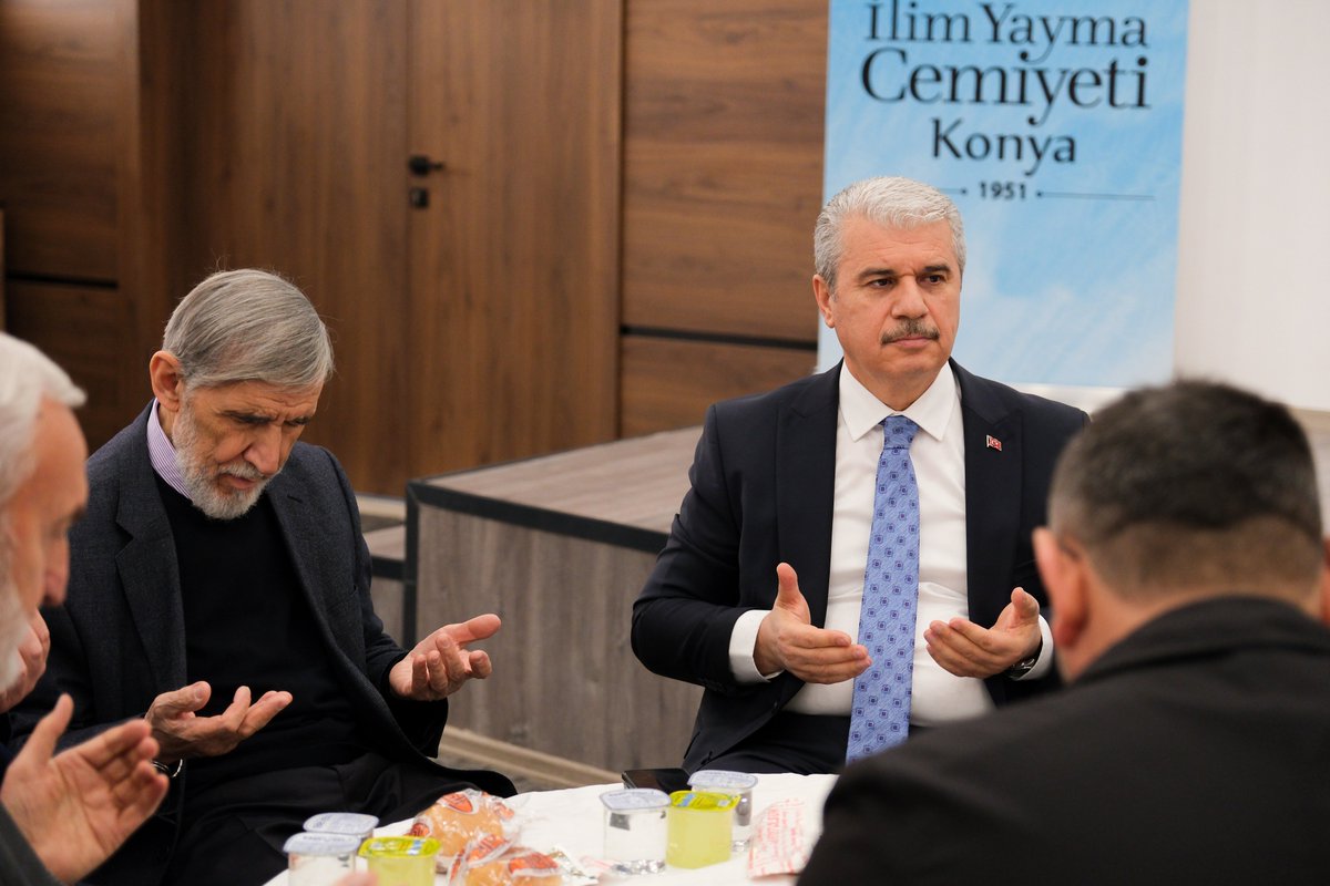 Valimiz Sayın İbrahim Akın’ın teşrifleriyle, Konya STK Platformu koordinesinde düzenlenen iftar programı; şehrimizde faaliyet gösteren sivil toplum kuruluşlarının kıymetli temsilcilerinin katılımlarıyla Hamdi Büyükeğen Öğrenci Yurdu’nda gerçekleştirildi.