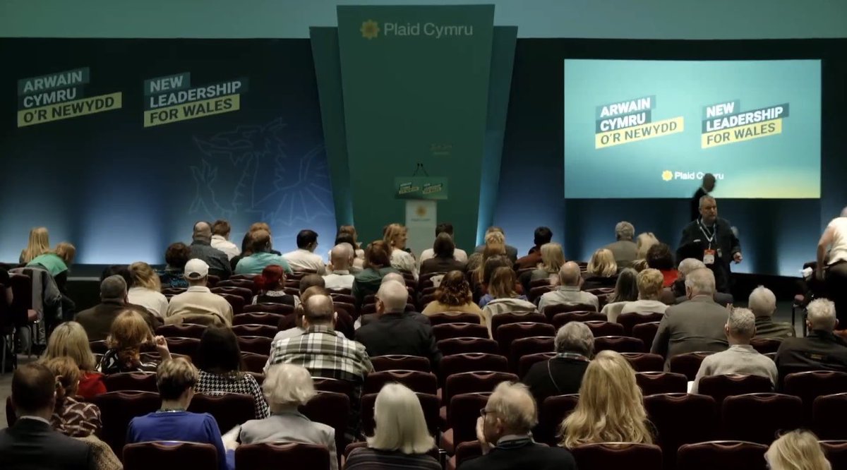 Gosh.

Look at the empty seats! 

This was just after a keynote speech on health too.