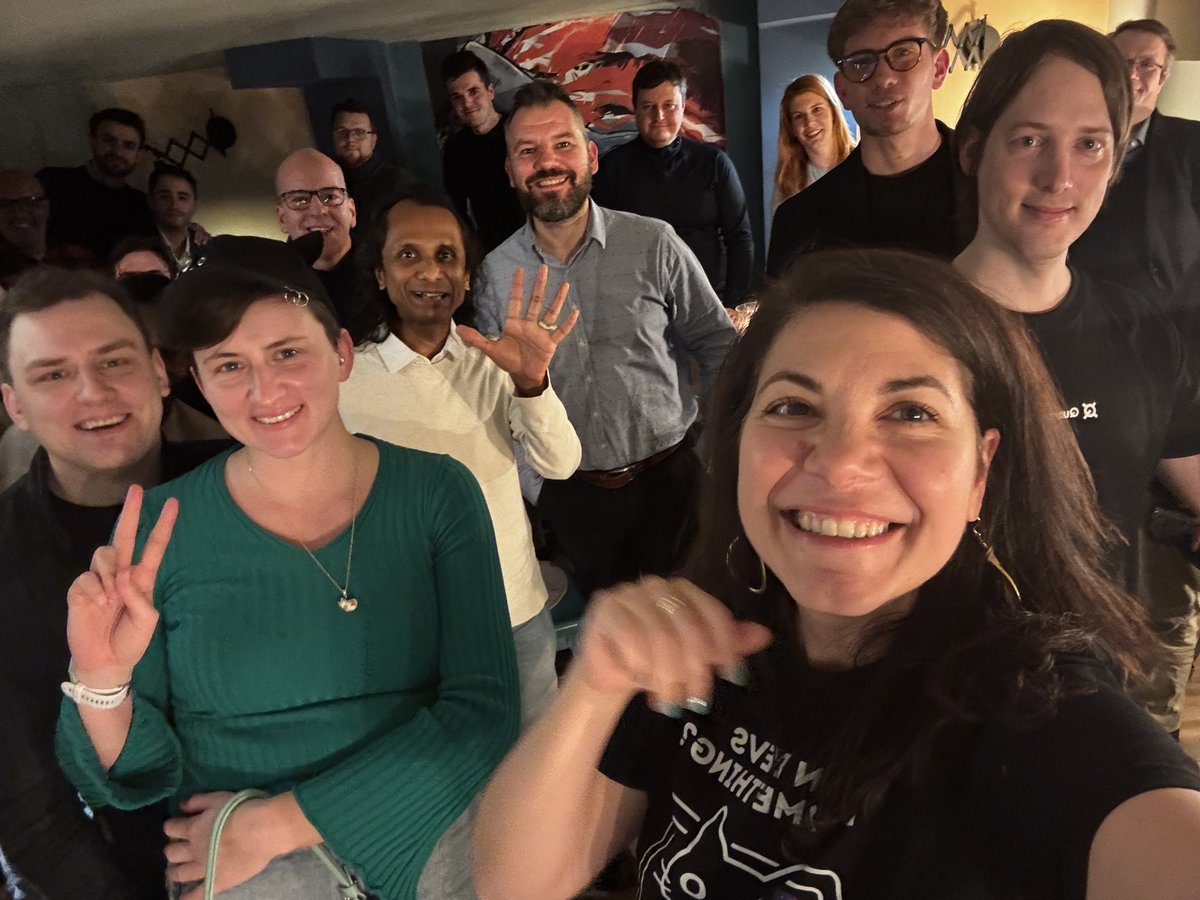 cometsweb3's tweet photo. Budapest, that was massive. 🇭🇺

A huge thank you to everyone who joined our Blockchain Builders Meetup last night. The energy in the room was exactly why we are building this community.

Special shoutout to @sundaoventures for co-hosting and to our speakers for delivering  on stage. 🤝

The momentum in CEE is real.

🇷🇴 Bucharest, you’re up next!