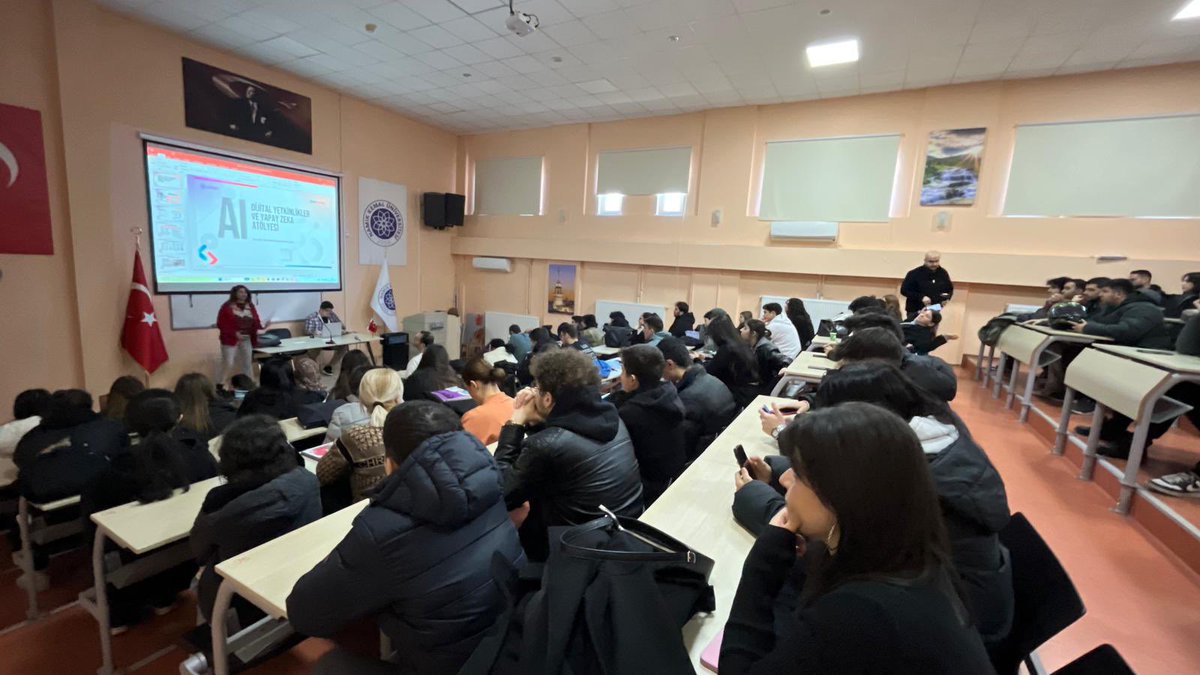 Gençleri geleceğin teknolojilerine hazırlamak amacıyla yürütülen Genç 2030 Vizyon Projesi kapsamında Yapay Zeka Teknolojileri Tanımlama Eğitimi Namık Kemal Üniversitesi Çorlu MYO daki gençlerimizle gerçekleştirildi. 🌟