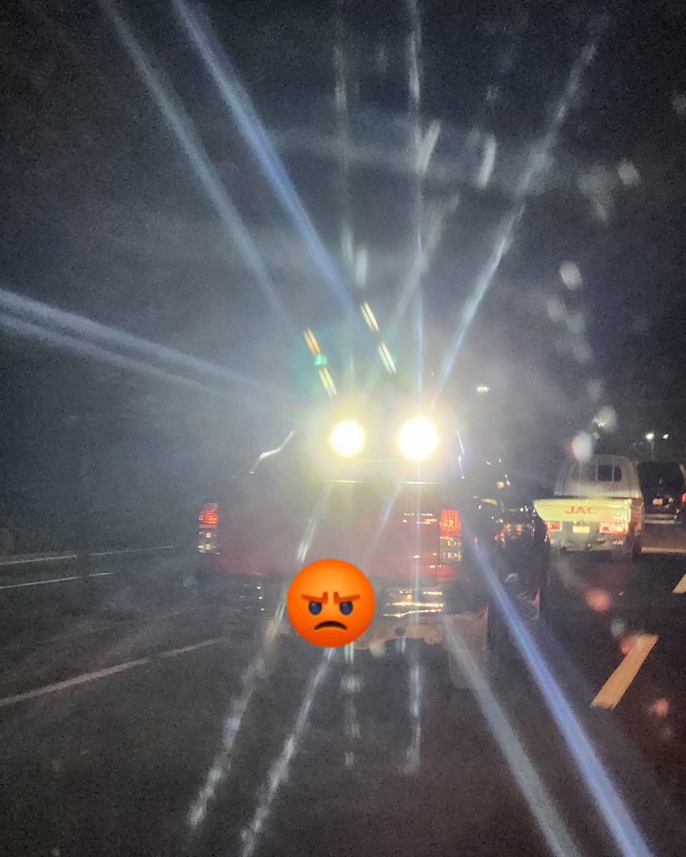 🚨¡PELIGRO EN CARRETERA!
​La molestia es generalizada entre conductores que transitan por la carretera Interamericana. Pilotos denuncian que el uso de luces LED de alta intensidad —tanto frontales como traseras— está provocando deslumbramientos extremos.

#StarNews