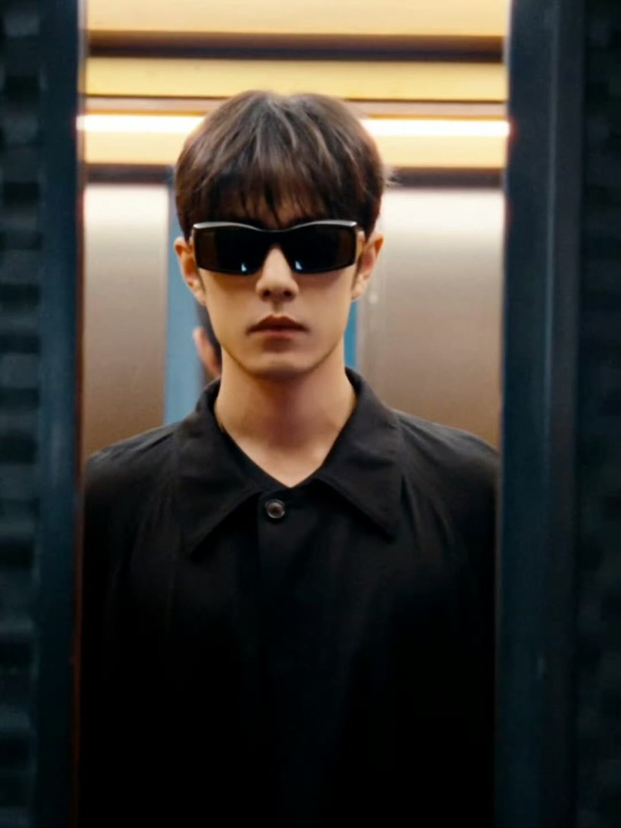 OO31093417's tweet photo. 肖战苏神泽世，肖战好帅好耀眼啊啊啊！！！
XIAO ZHAN GUCCI SPRING

#XiaoZhanxGucciTrend26
#MFW26KingXiaoZhan https://t.co/PusRGEH3Fe
