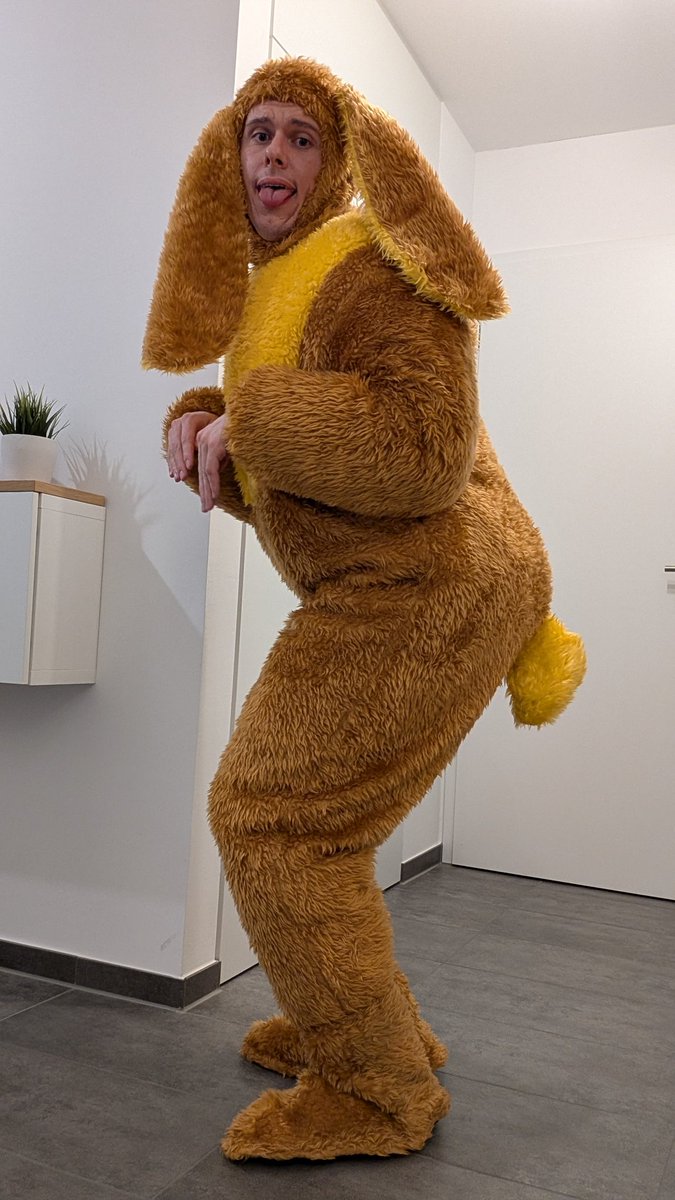 MaxFluff / furlife247 tweet media